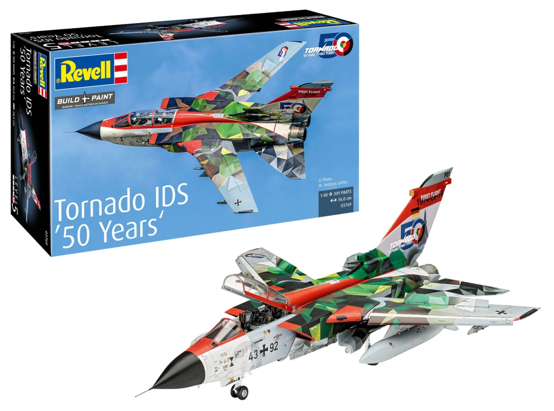 Kit de asamblare Revell set 85 ani batalia Angliei