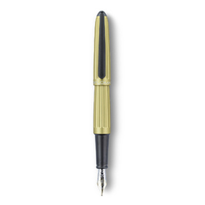 Stilou Diplomat Aero, cu penita M, aurita 14kt. - champagne